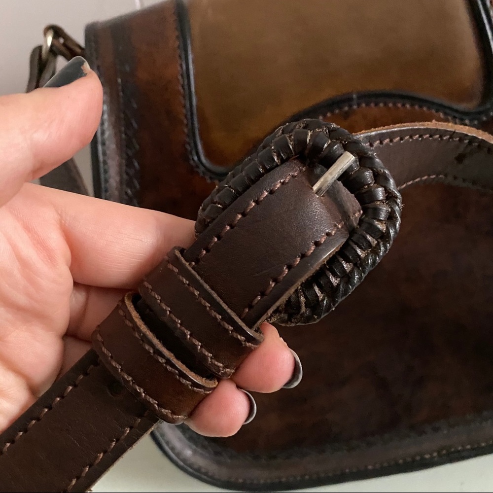Anna Cainzo Tooled Leather Crossbody - Picture 5 of 7